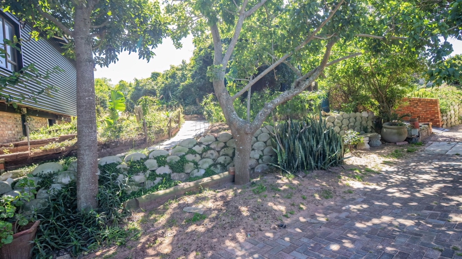 5 Bedroom Property for Sale in Lovemore Park Eastern Cape
